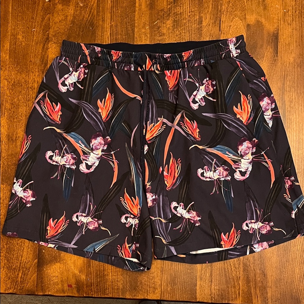Lululemon Pool Shorts, 7” inseam, Sz M